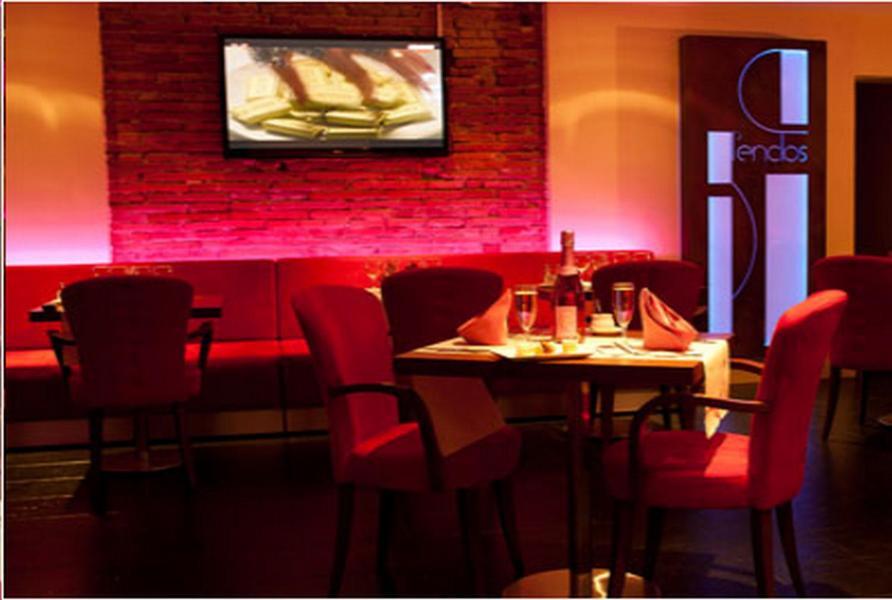 Logis Hotels - Hotel Restaurant L Enclos Donneville Экстерьер фото