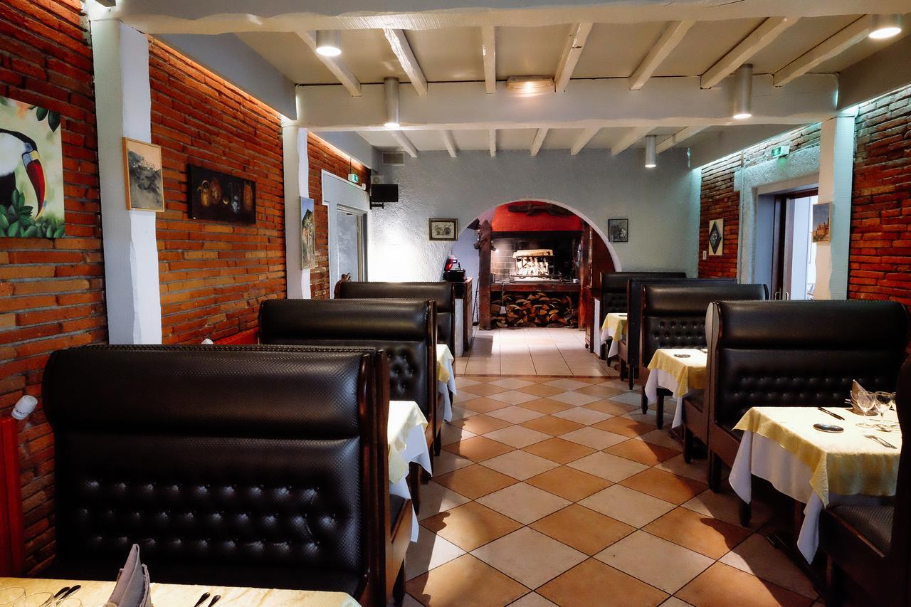 Logis Hotels - Hotel Restaurant L Enclos Donneville Экстерьер фото
